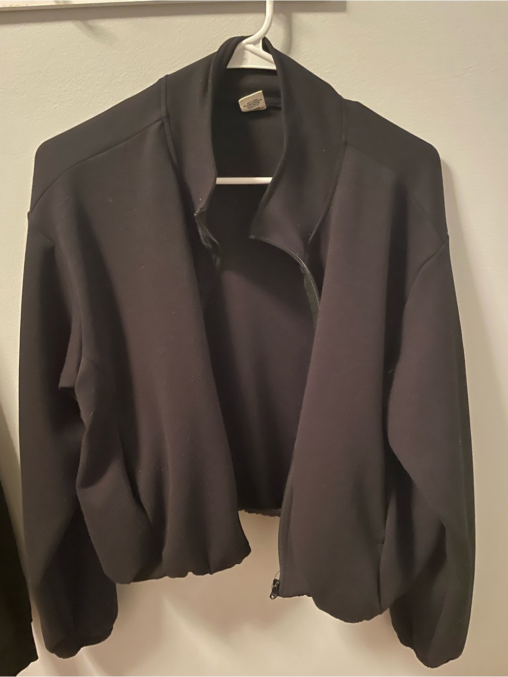 ebb & flow Women's Black cropped Jacket Size Medium cinched at waist. Sweatshirt